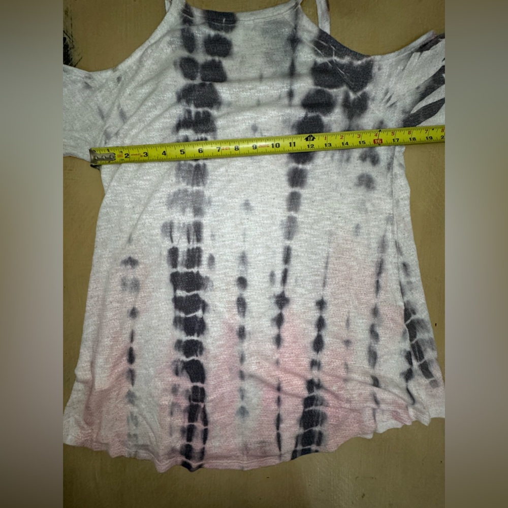 Charming Charlie Cold Shoulder Top - Picture 7 of 7